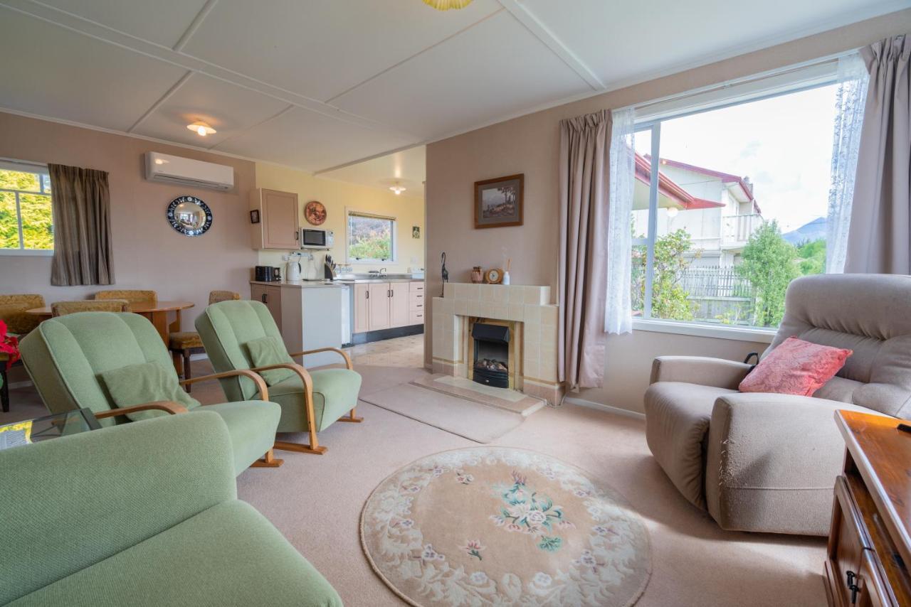 Rustlein Cottage - Te Anau Holiday Home 외부 사진